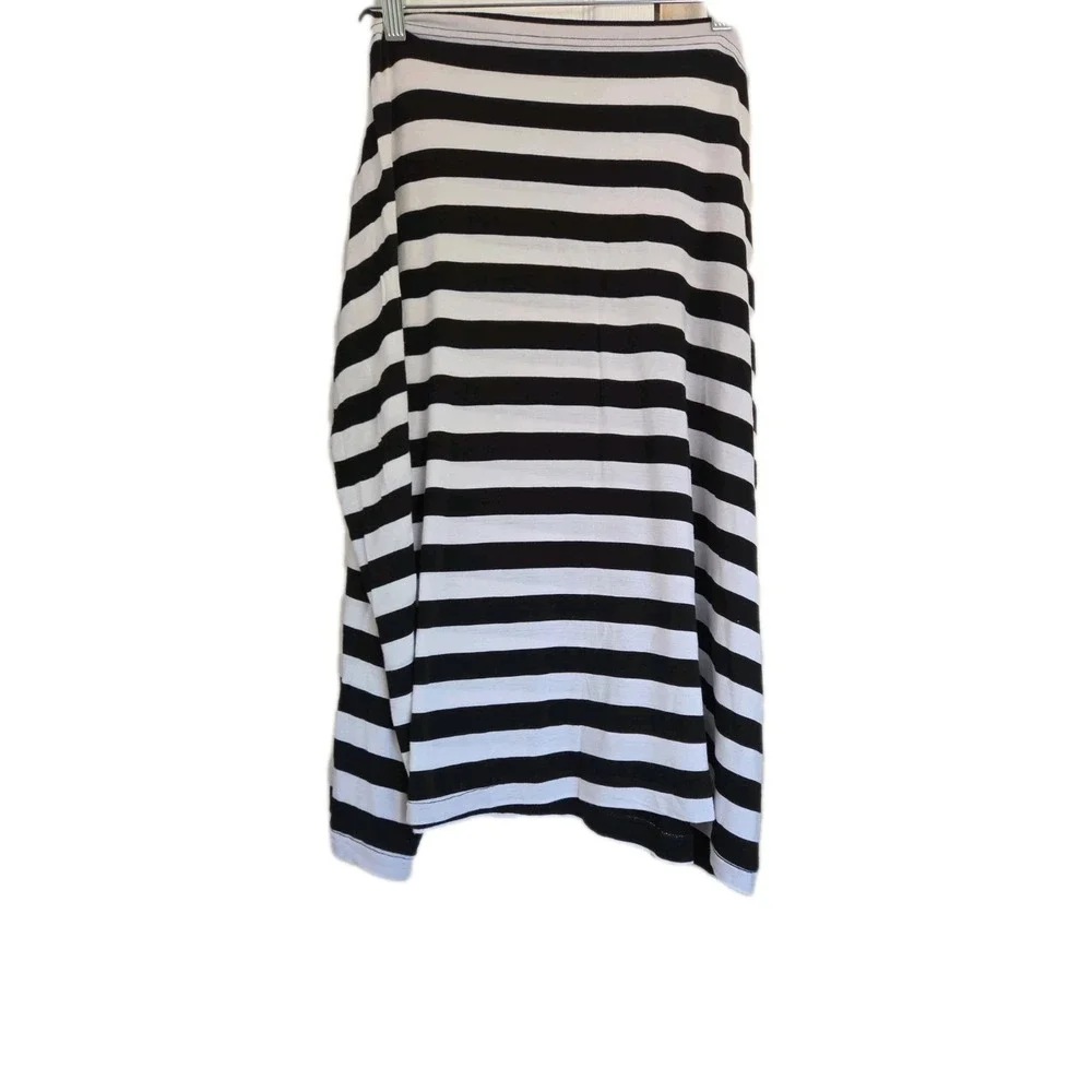 Milk Snob Nursing Black‎ And White Cover And Car Seat Cover. Gently Used